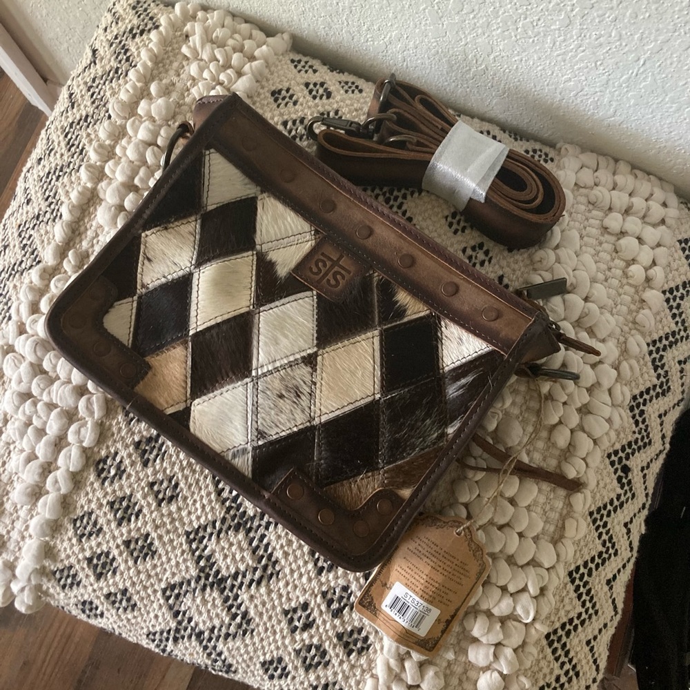 SOLD*******STS Ranchwork Diamond Cowhide Crossbody Purse